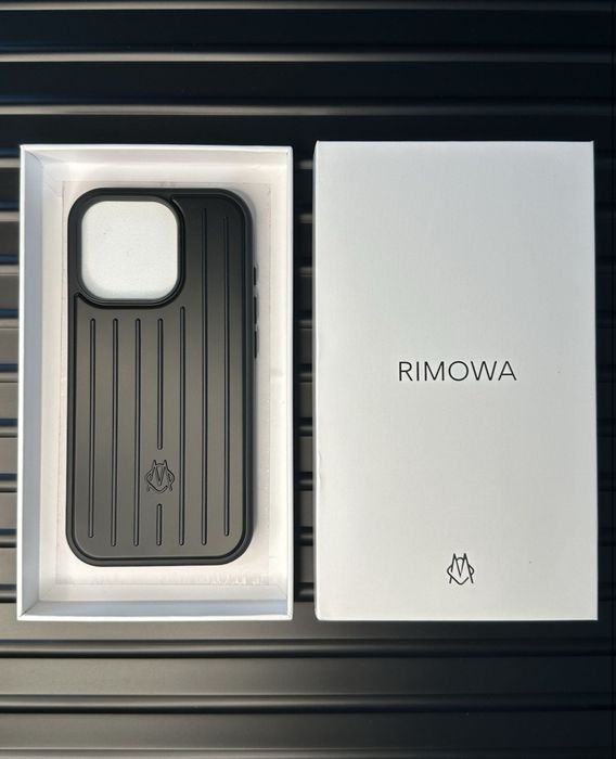 Чехол Rimowa на iPhone 15 pro max aluminium