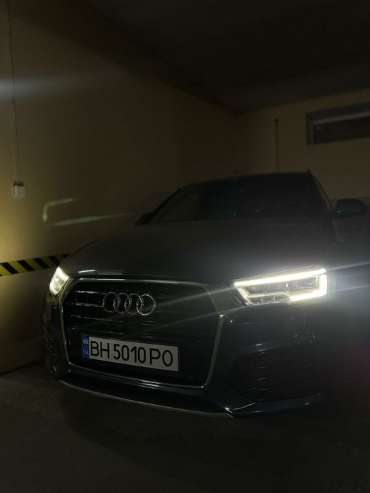 Audi q3  S  line