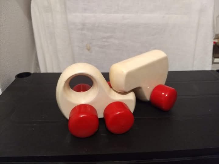 Brinquedo Português em madeira lacada anos 70