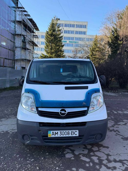 Вантажний бус Opel Vivaro 2009 Довга база
