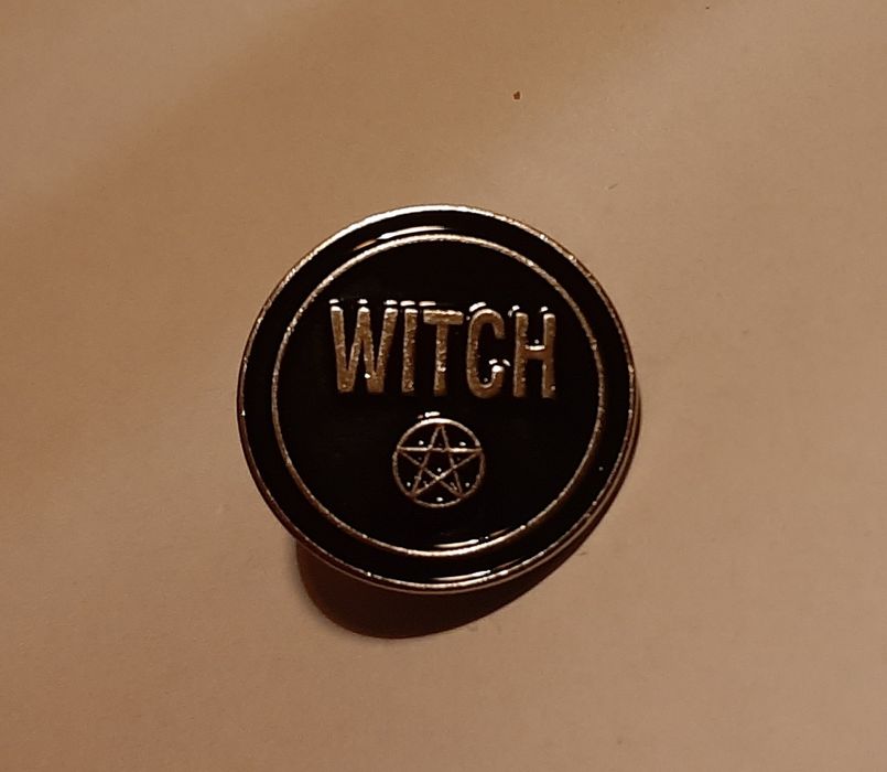 Przypinka - Witch
