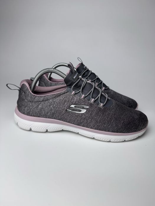 41р. Кросівки жіночі Skechers Summits