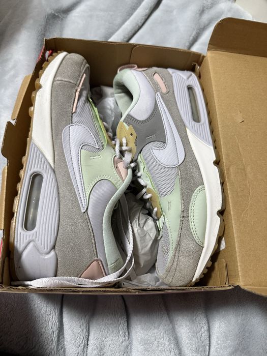 Кросівкі жіночі 39 р