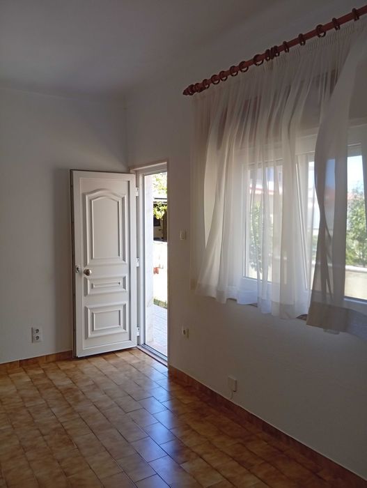 Apartamento T0 Arrenda-se