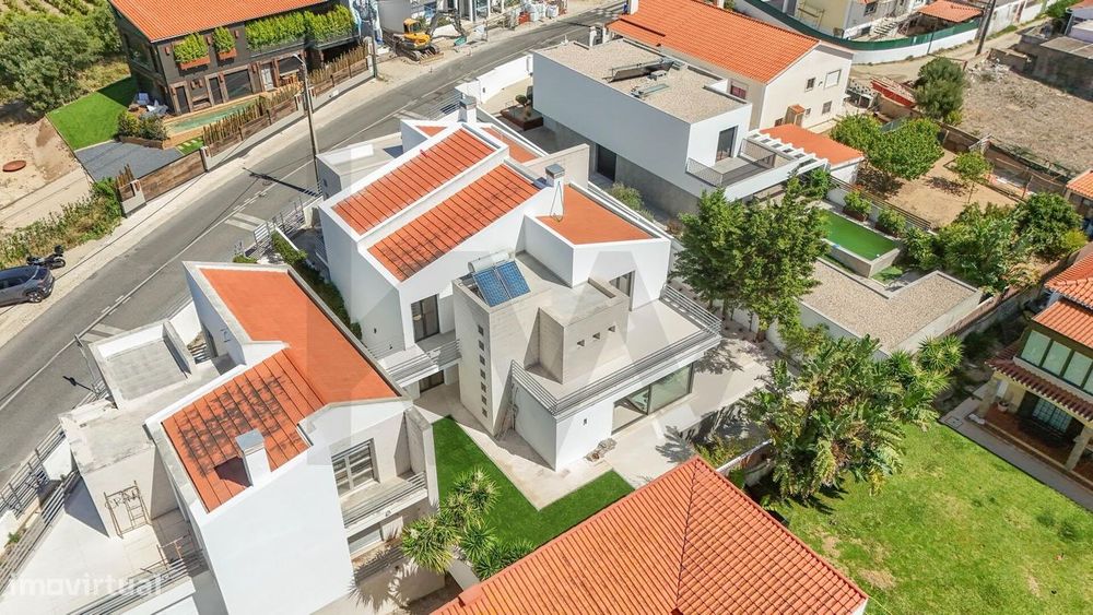 Moradia no Zambujeiro, Cascais | Condomínio | A Estrear e Totalmente M