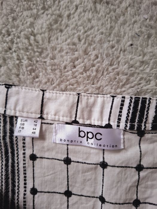 Bluzka damska z dłuższym rękawem