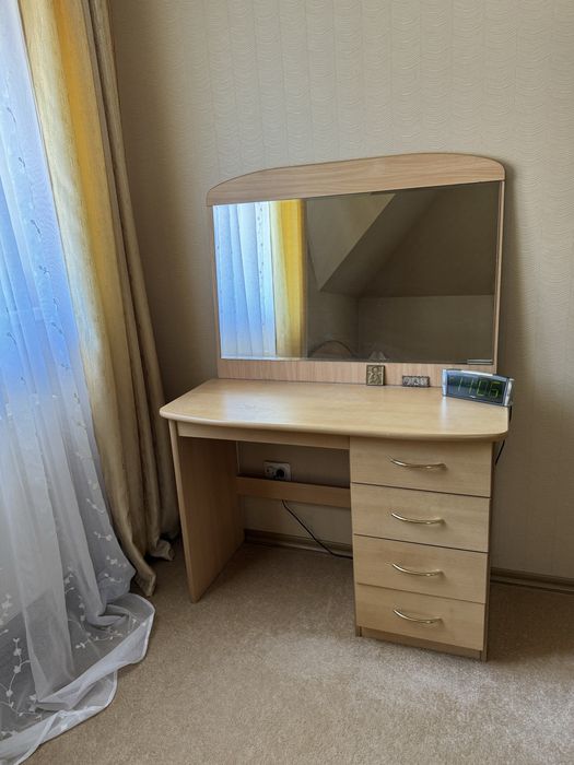 продам спальний гарнітур