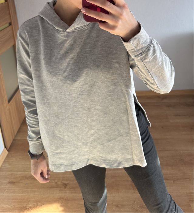 Bluza z rozcięciami