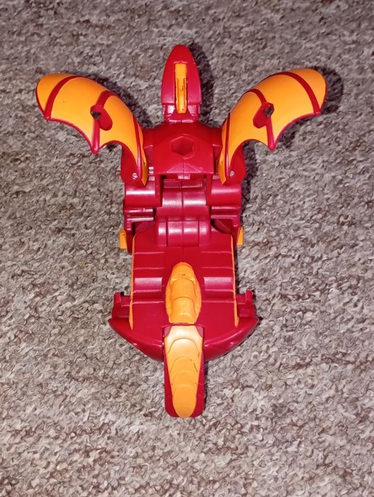 игрушка-трансформер Spin Master Bakugan серии Armored Alliance, персон