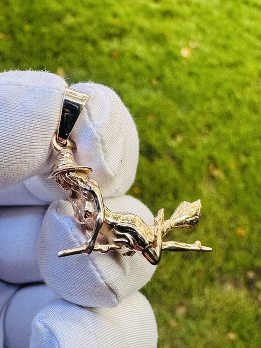 Кулон ведьма 585