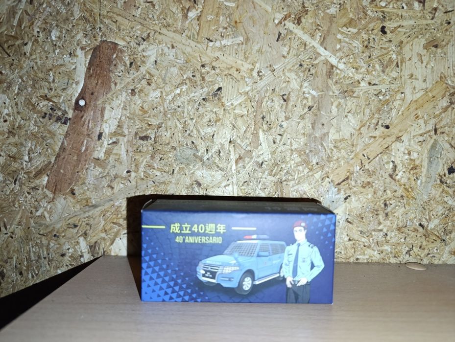Carro da polícia de Macau escala 1/64
