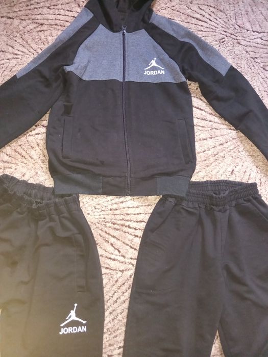 Спортивный костюм на мальчика 8-9 лет