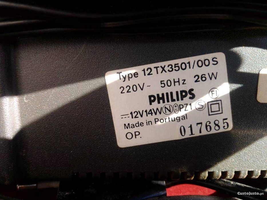 Televisão philips portatil anos 80 a funcionar, ideal para cenarios filmes, tv epoca