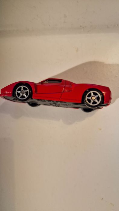 Model ferari enzo