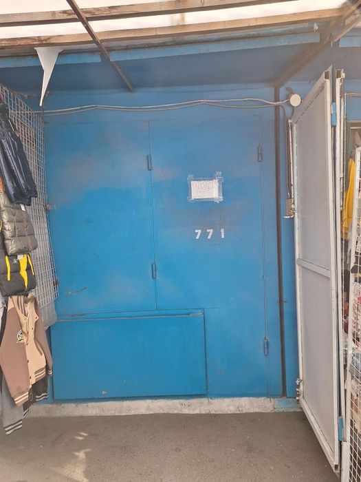 Ціна за Два кіоски. Терміново Продам два кіоски на центральному ринку