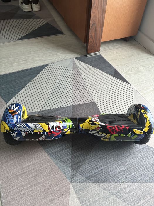Hoverboard com coluna e leds