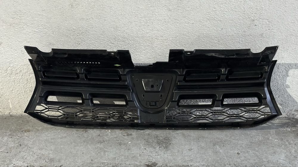 Grelha Frontal / Grelha do Radiador Dacia Sandero / Logan – Original OEM