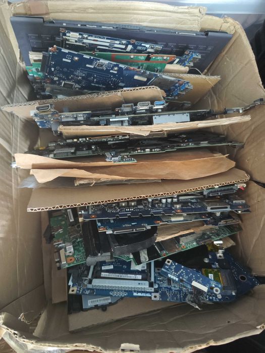 Lote 20 Motherboards + 16 Portáteis para Peças – HP ASUS Lenovo