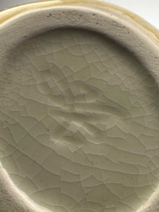 Wazonik ceramika sygnowana cebulka por  wys  13 cm