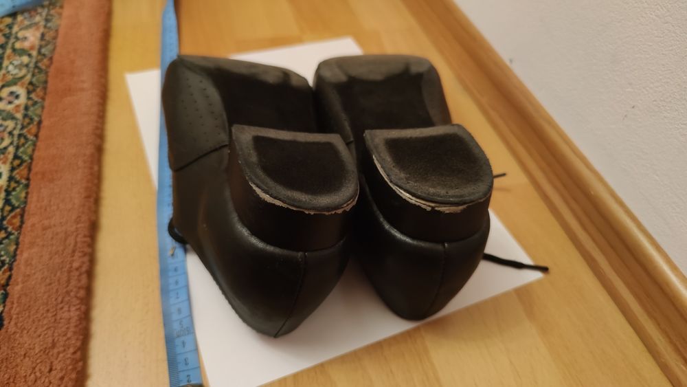 Buty skórzane do standardu