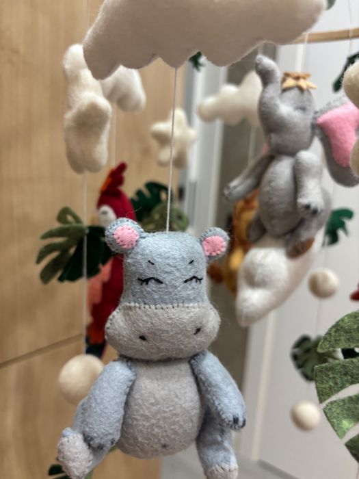 Мобіль дитячий ручної роботи