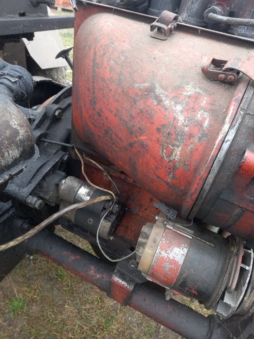 Трактор  цілком або по запчастинах