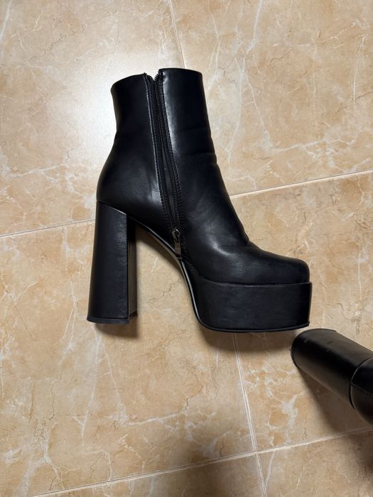 Ботинки в хорошому стані ТОРГ МОЖЛИВИЙ