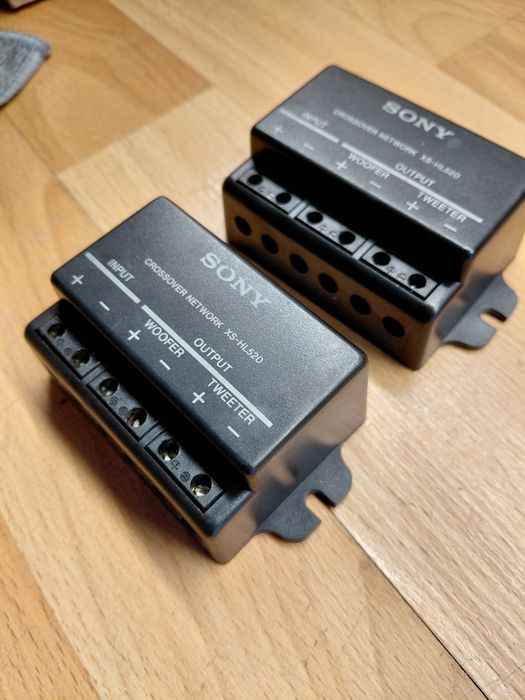 Crossover Sony XS-HL520 para Twitter