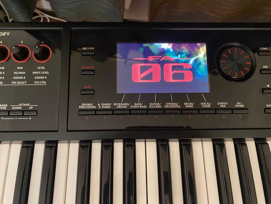 oland FA-06 – Workstation 61 teclas – Muito bom estado