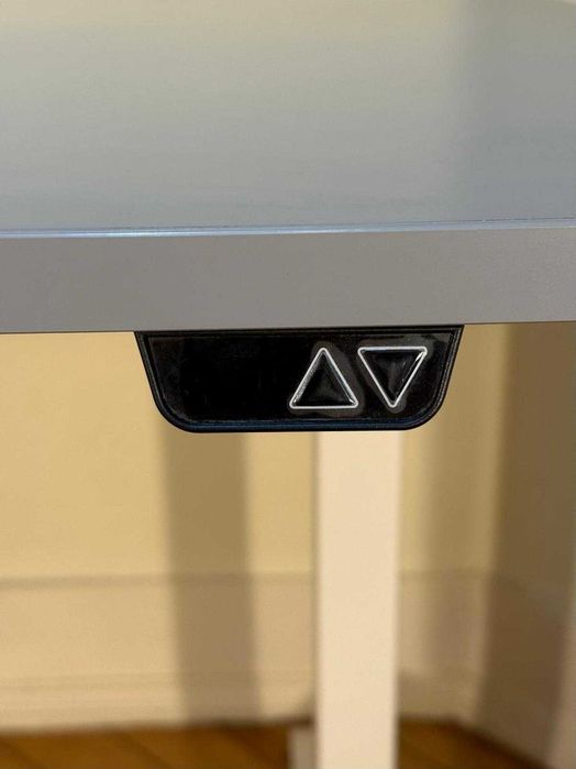 Secretária Elétrica Ajustável IKEA RODULF – Ideal para Home Office