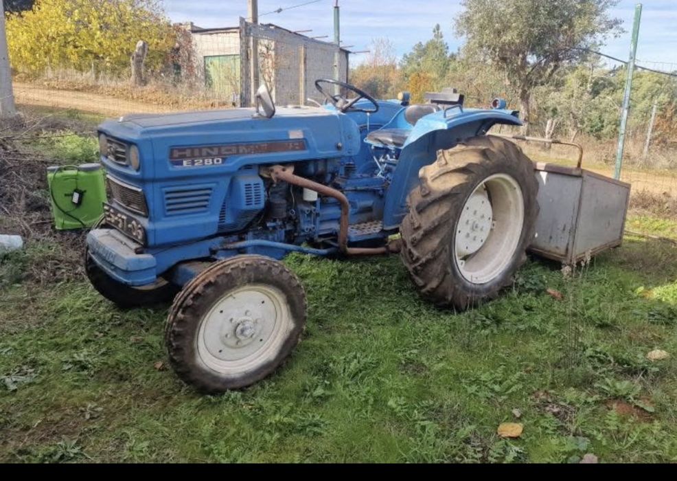 Trator Hinomoto E280