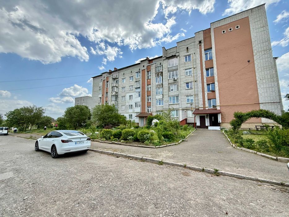 Продається 2-кімнатна квартира 51.2 м² вул. Шептицького, м. Ходорів