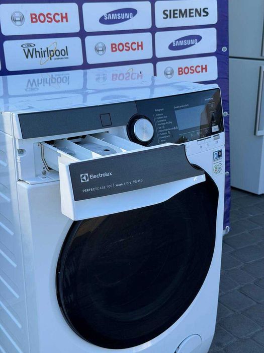 Прально-сушильна машина б/в ELECTROLUX PerfectCare 900 85/60/60 Чорний Обʼєм: 10/6 кг, 1600 об. #08342