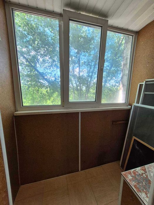 2-к сталинка в центре с АВТОНОМКОЙ • Кухня 14м² • 3 БАЛКОНА!