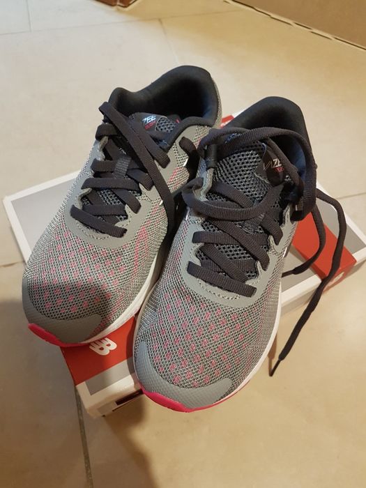 Buty new balance 32.5
