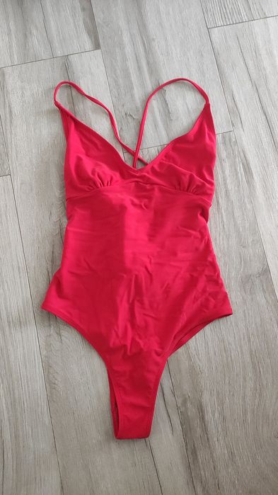 Czerwony jednoczęściowy strój kąpielowy NA-KD