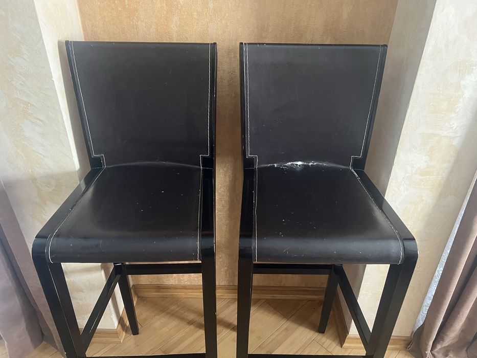 Стільці барні