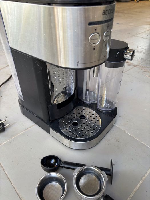 Máquina de Café Manual BECKEN BECM4567