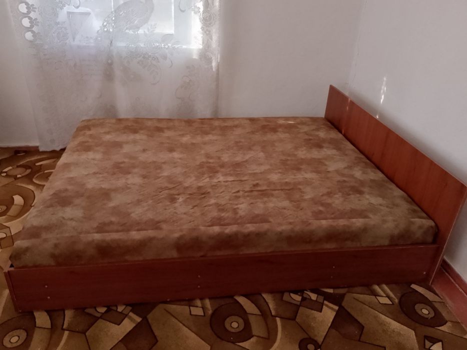 Продам двухспальне ліжко!