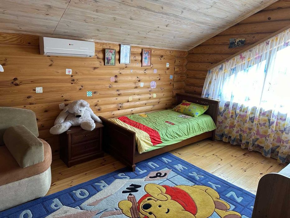 Київ. Осокорки. Баня, більярд. До 10 осіб.