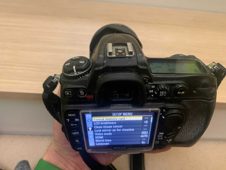 Nikon D300 body, дзеркальний фотоапарат