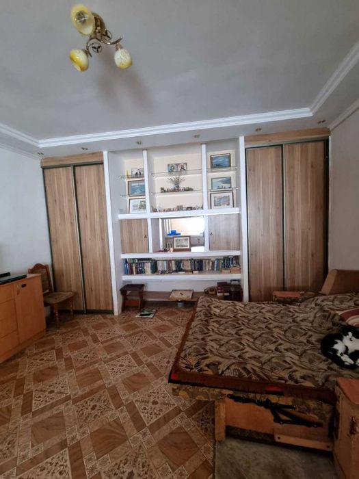Продам будинок по ціні квартири.Свій двір, газове опалення. Слобідка