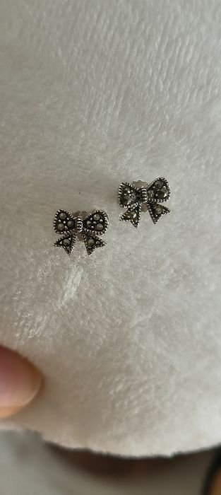 Brincos laço em prata antigos