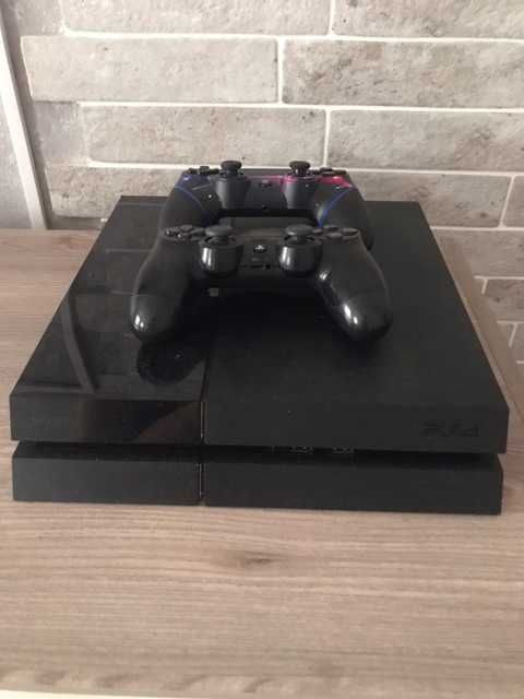 Продам Sony PlayStation 4 (PS4 Fat) + 2 джойстики!