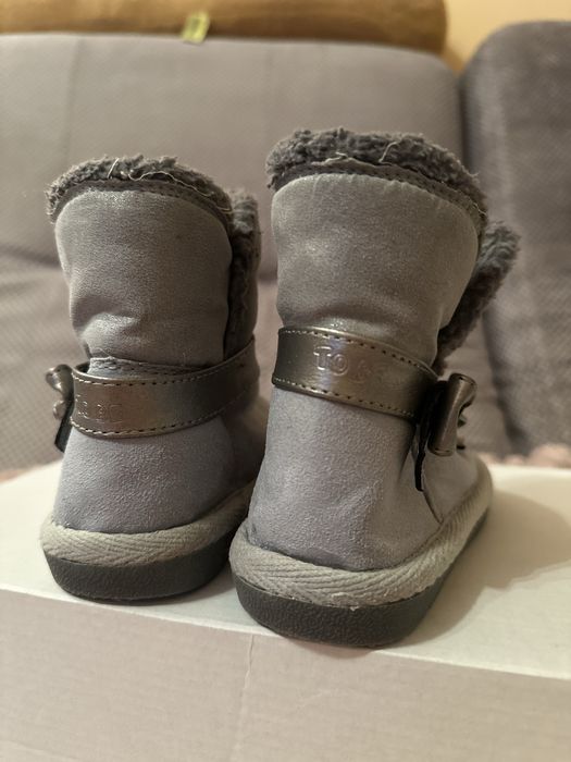 Взуття для дівчинки