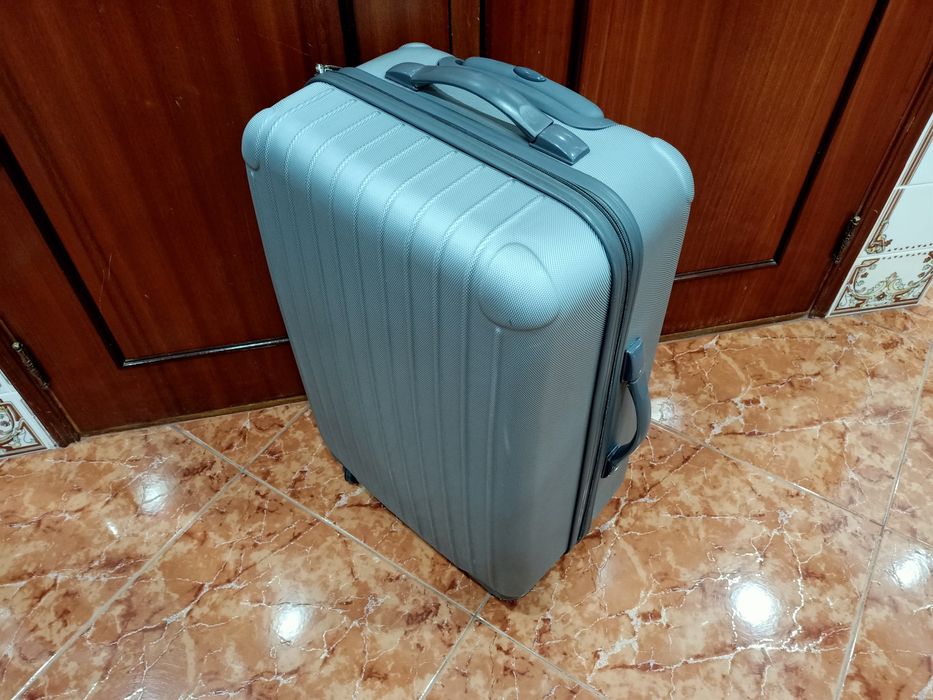 Mala malas de porão até 23 kg viagem casa quarto apartamento vivenda.