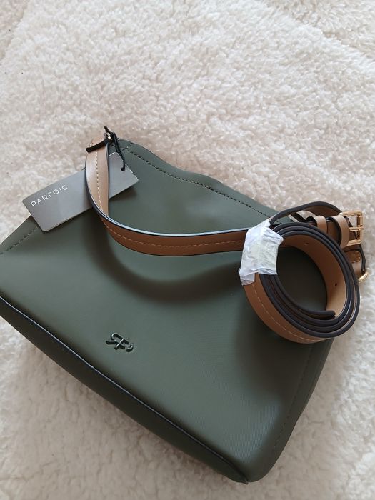 Bolsa de senhora em tom verde azeitona. Nova. Com etiqueta.  Parfois