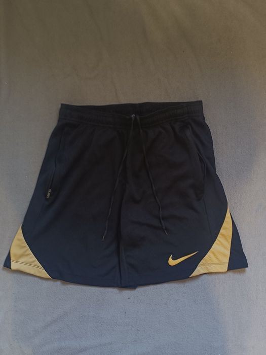Красиві шорти від nike