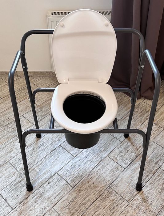 11) Туалет-стілець для періоду реабілітації регульванний