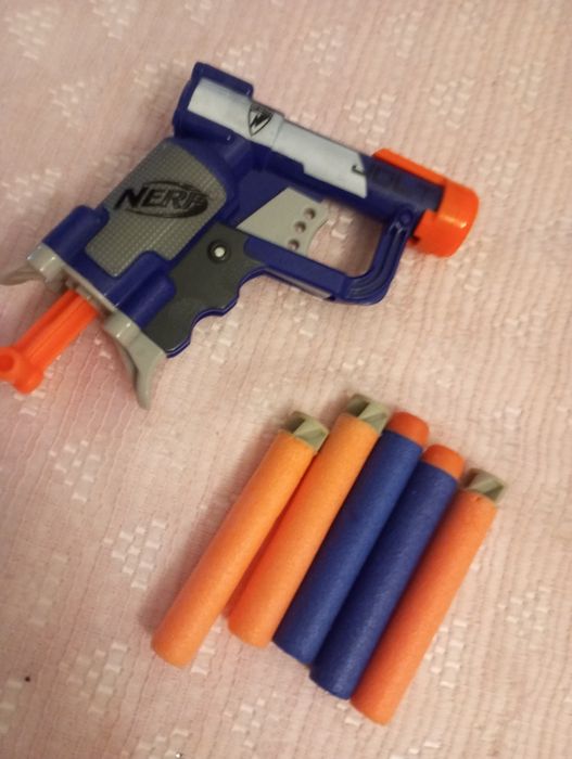 Mini pistolecik zabawka strzałki nerf